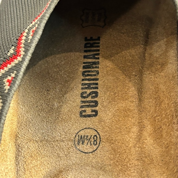 CUSHIONAIRE Sz 8.5 Swiss Knit Clogs Fabric Stretchy Decorated Trim Slip On - Picture 4 of 8